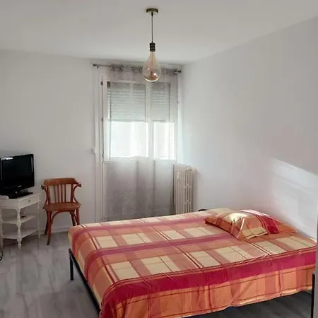 Tres Lumineux Calme Avec Parking Privatif Apartment