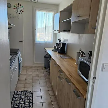 Apartment Tres Lumineux Calme Avec Parking Privatif